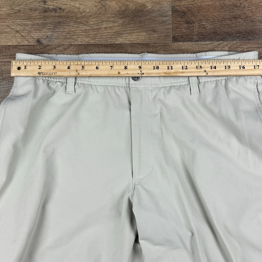 UNDER ARMOUR mens 36x32 PANTS Golf Chino‎ Stretch Grip Waist Khaki